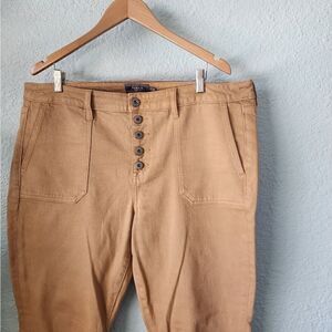 Torrid button front fly french hem cropped coastal NWOT pants
